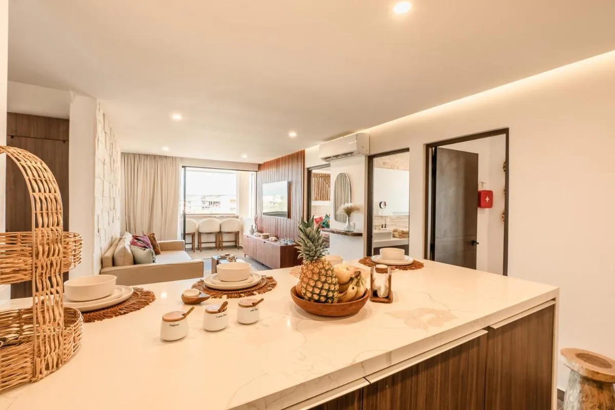 Image 3 of Deluxe 2-Story Penthouse Pool & BBQ Rooftop