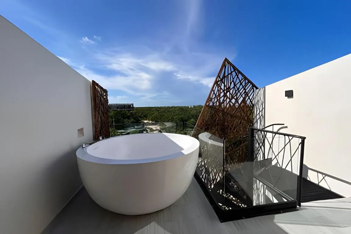 Image of Dk Jade New Penthouse Studio