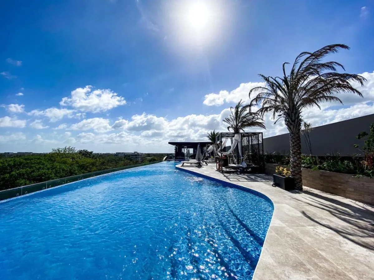 Image 3 of Downtown 2BR with Priv Roof and Pool. Top Amenities