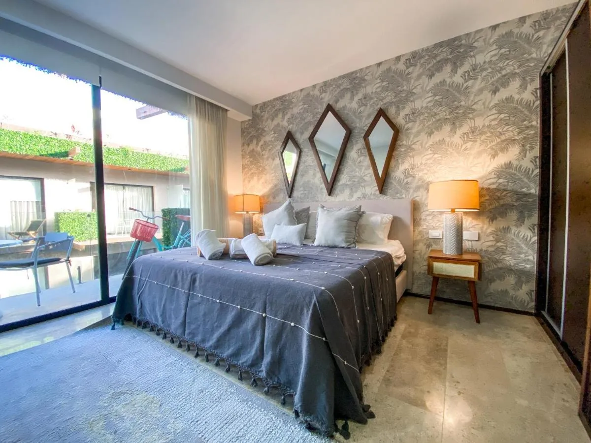 Image 1 of Downtown 2BR with Priv Roof and Pool. Top Amenities