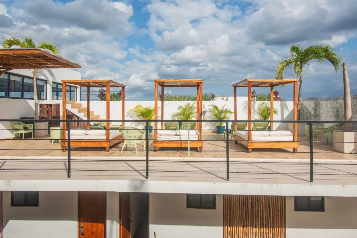 Image 4 of Downtown Penthouse with Private Pool, Rooftop Pool and Gym, short distance from Beaches, Restaurants & Nightlife