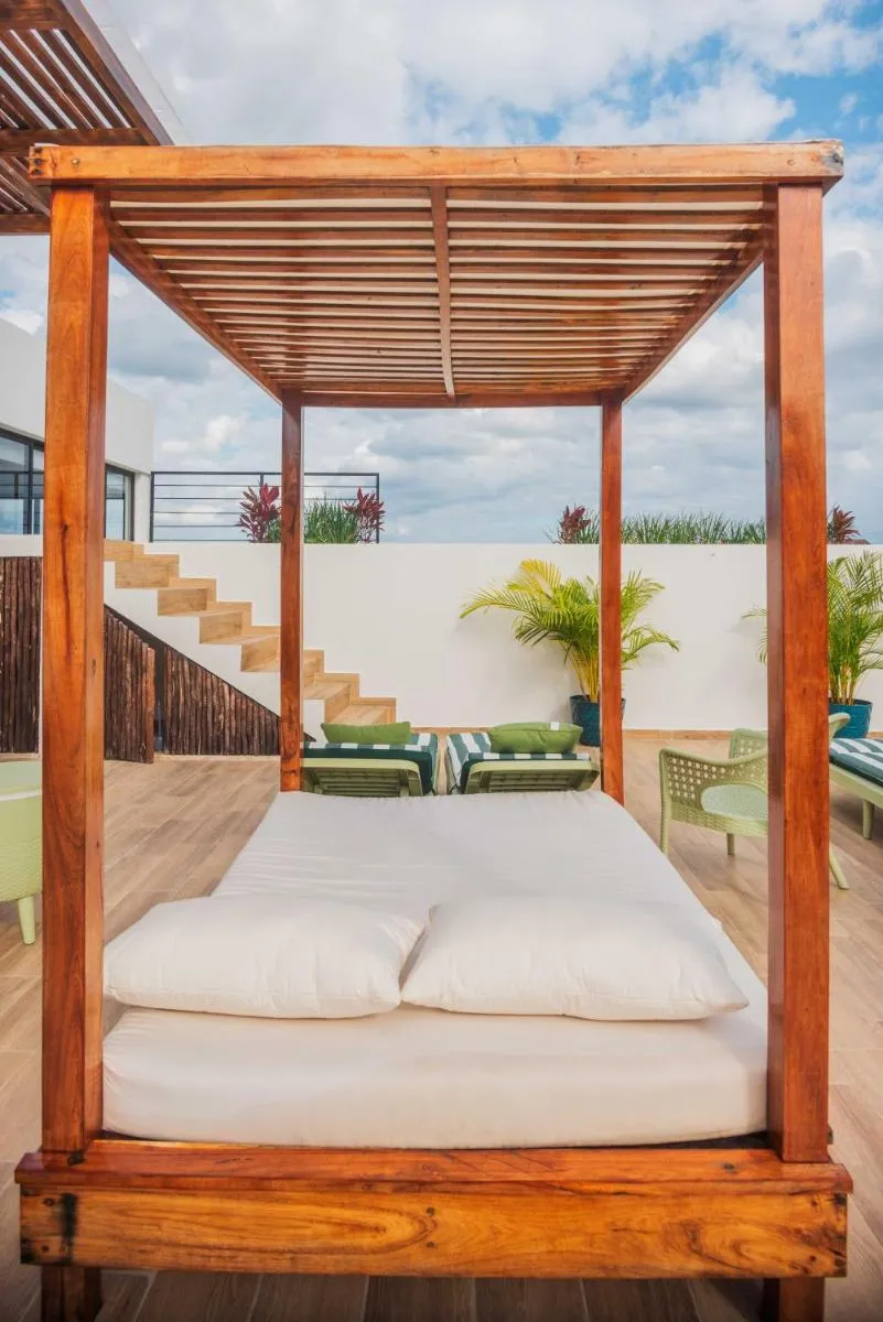 Image 5 of Downtown Penthouse with Private Pool, Rooftop Pool and Gym, short distance from Beaches, Restaurants & Nightlife