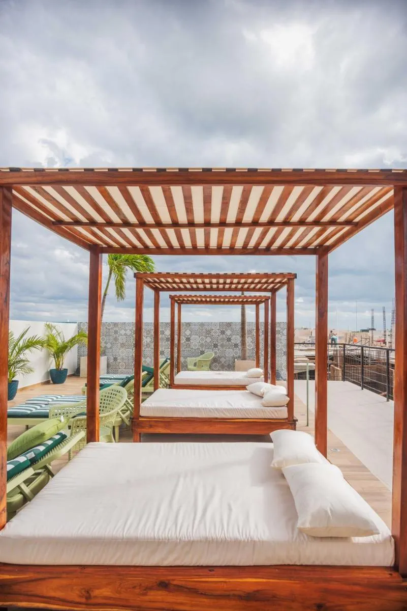 Image 3 of Downtown Penthouse with Private Pool, Rooftop Pool and Gym, short distance from Beaches, Restaurants & Nightlife