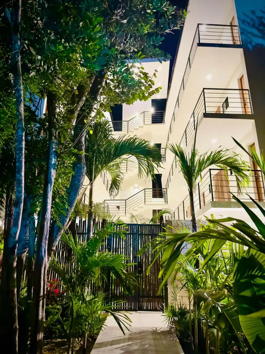 Image 6 of Downtown Penthouse with Private Pool, Rooftop Pool and Gym, short distance from Beaches, Restaurants & Nightlife