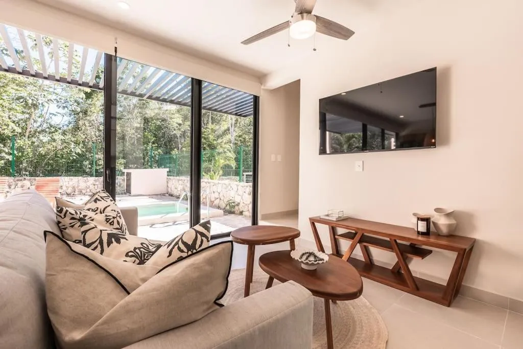 Image 5 of Edena Vida Jungle Luxury Beach Club Access