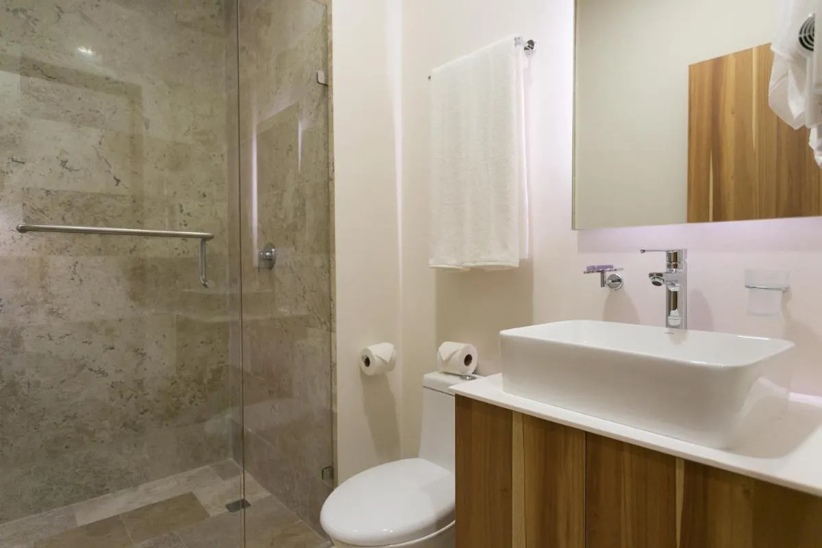 Image 2 of Elegante y moderno Elena 1109