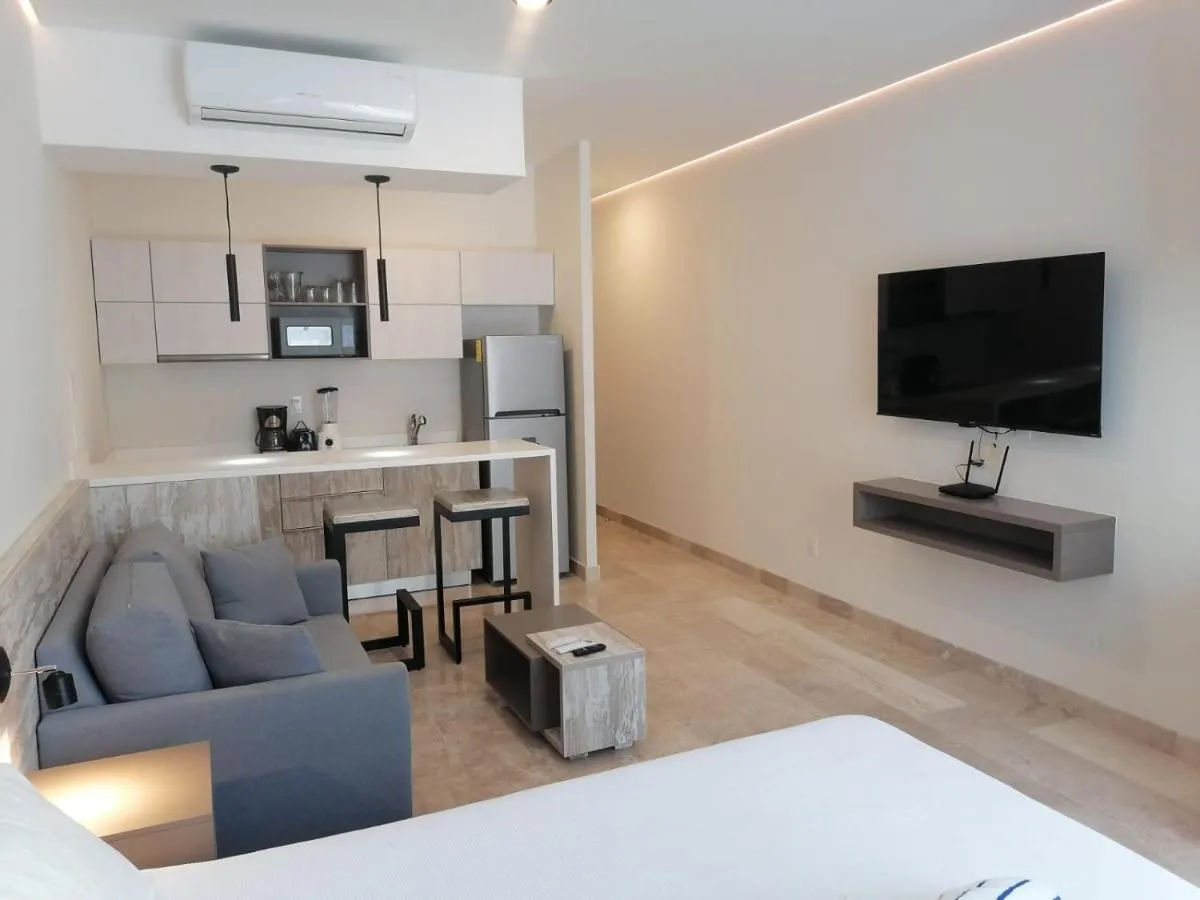 Image 5 of Elle 2111