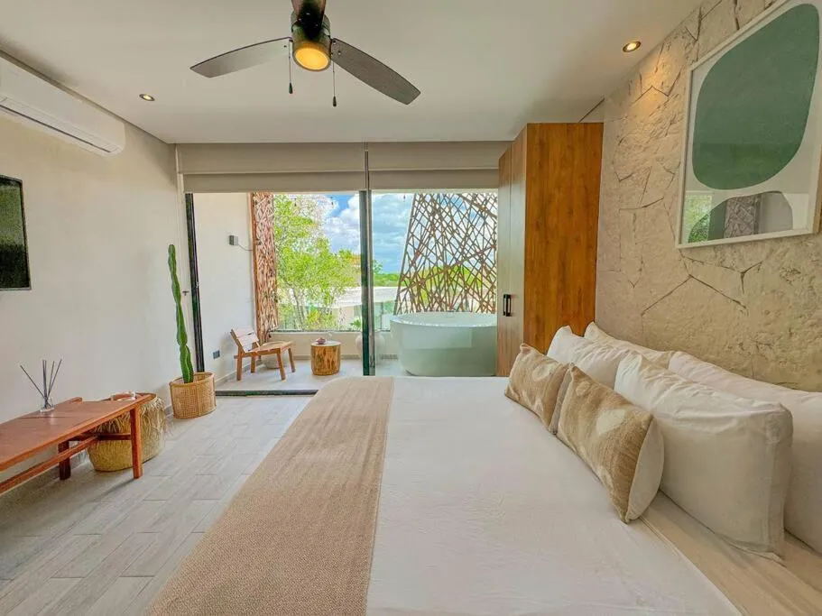 Image 1 of Estilo Boho Chic One bedroom Dk Jade 29 By Sandy Powerful