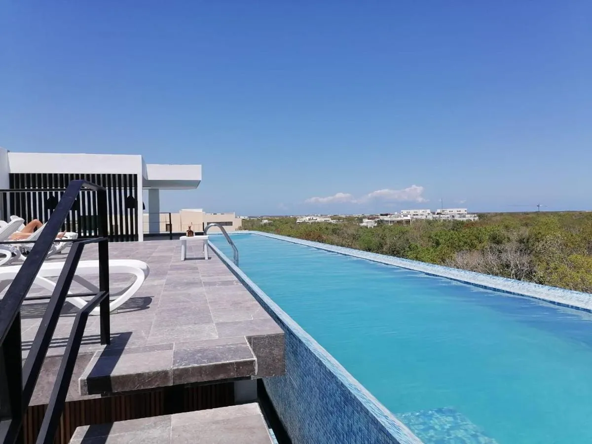 Image 2 of Estudio moderno equipado y luminoso