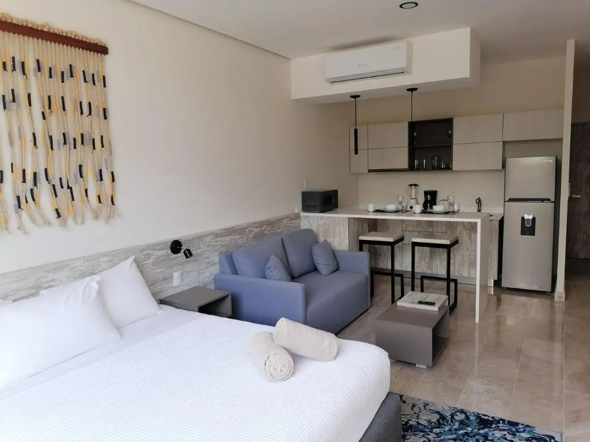 Image 3 of Estudio moderno equipado y luminoso