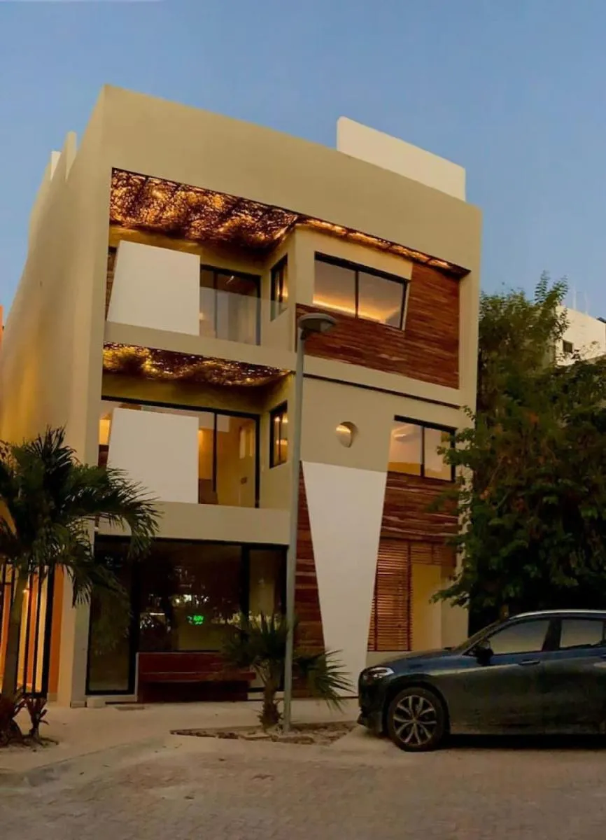 Image 3 of FreeBeachClub- LuxuryCondo200 Mbps jacuzzi balcony