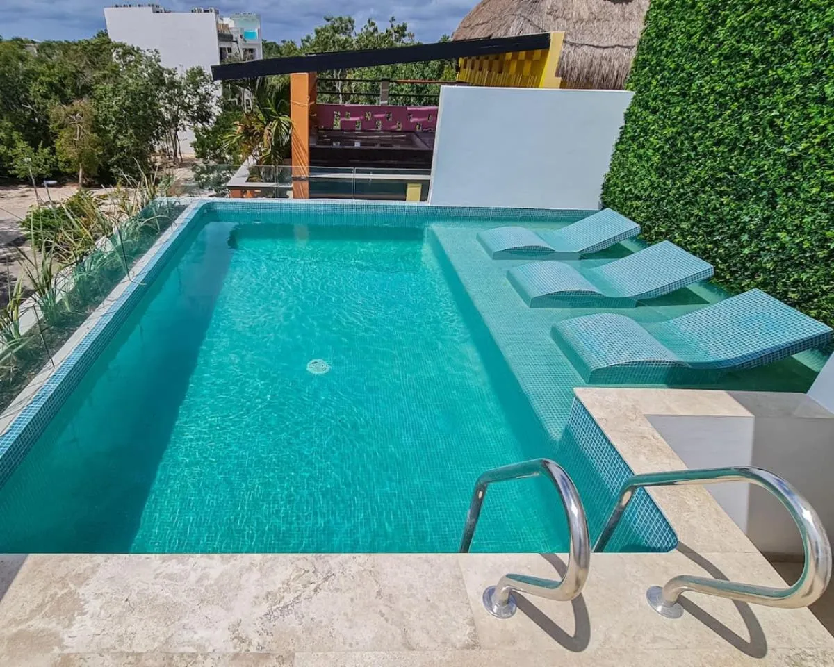 Image 2 of FreeBeachClub- LuxuryCondo200 Mbps jacuzzi balcony