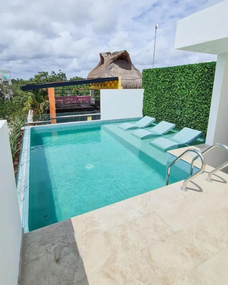 Image 4 of FreeBeachClub- LuxuryCondo200 Mbps jacuzzi balcony