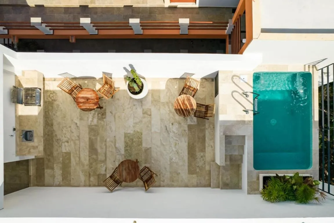 Image of FreeBeachClub- LuxuryCondo200 Mbps jacuzzi balcony