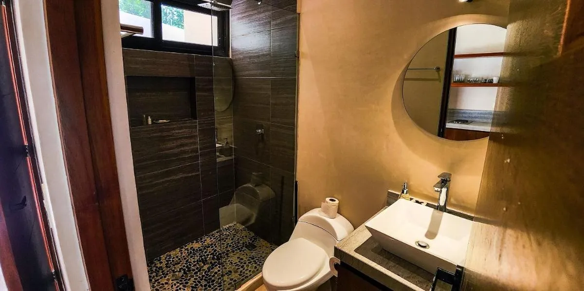 Image 2 of Hermoso estudio con acceso directo a la piscina