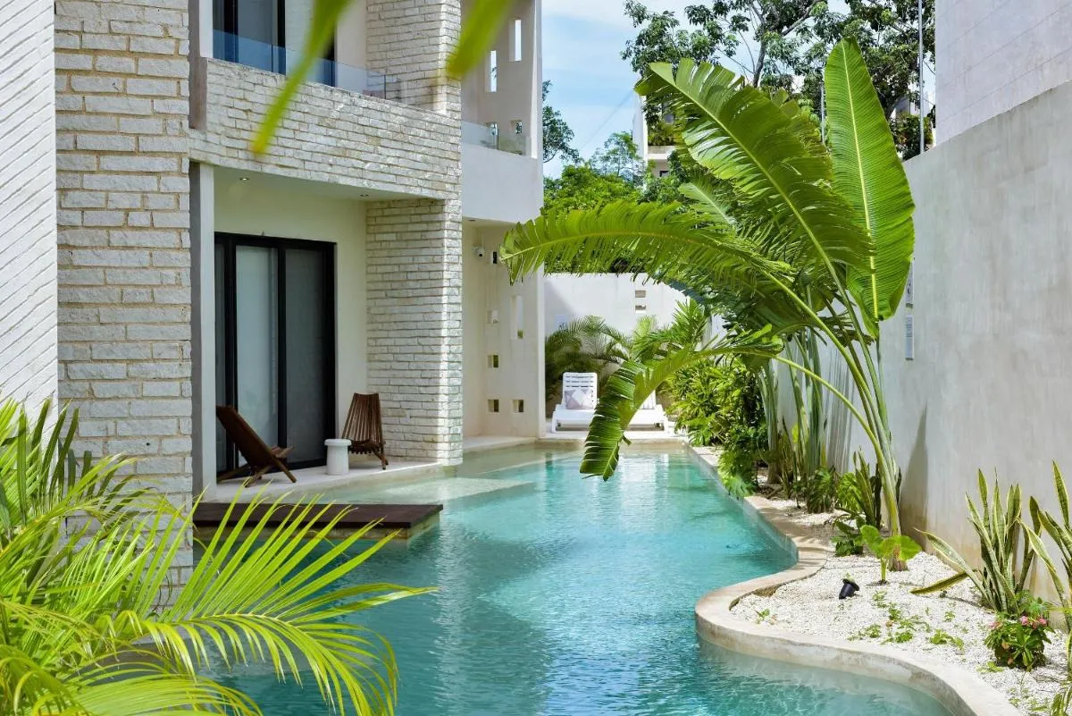 Image 3 of Hermoso estudio con acceso directo a la piscina