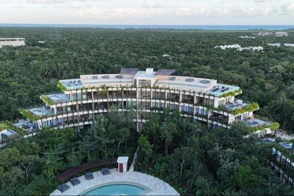 Image 3 of Immers in Nature Jungle Living with Beach Access