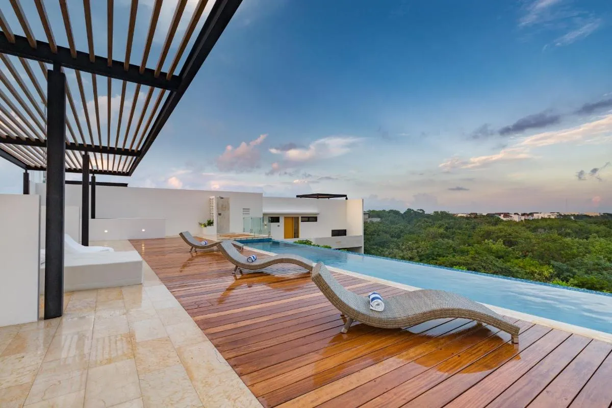 Image 3 of Infinity Suites