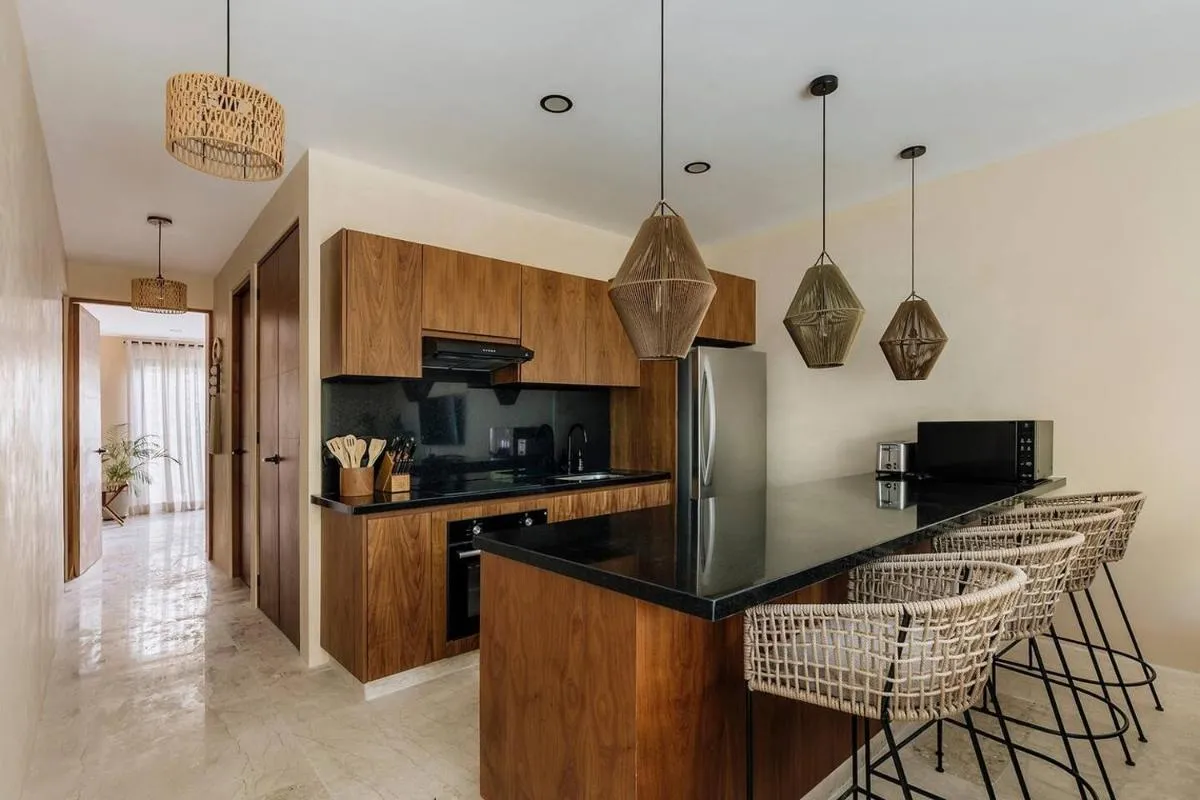 Image 4 of Itza Jungle Queen Swim Up with Beach Club Access