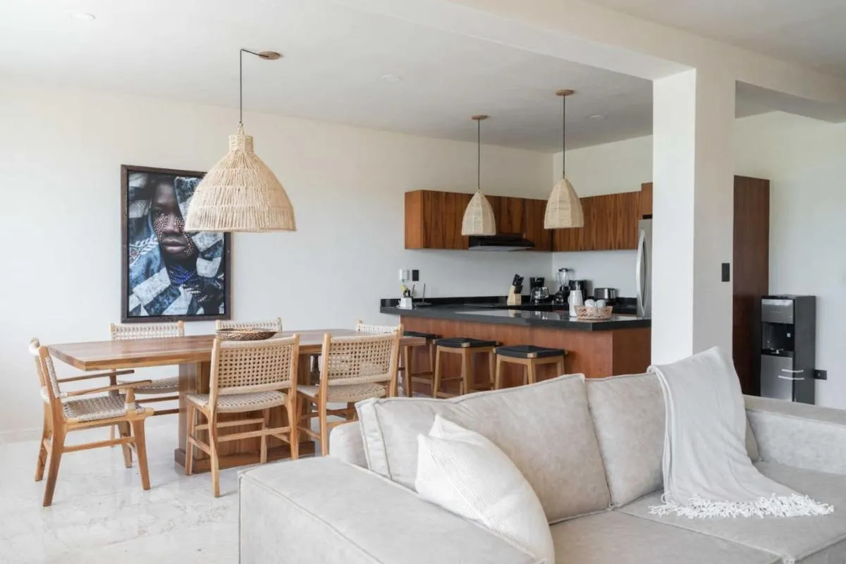 Image 4 of Itza Maya Beach Club Access