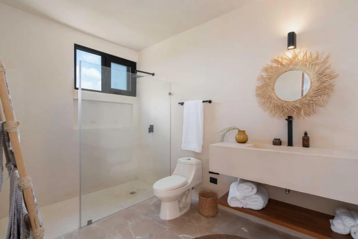 Image 2 of Itza Maya Beach Club Access