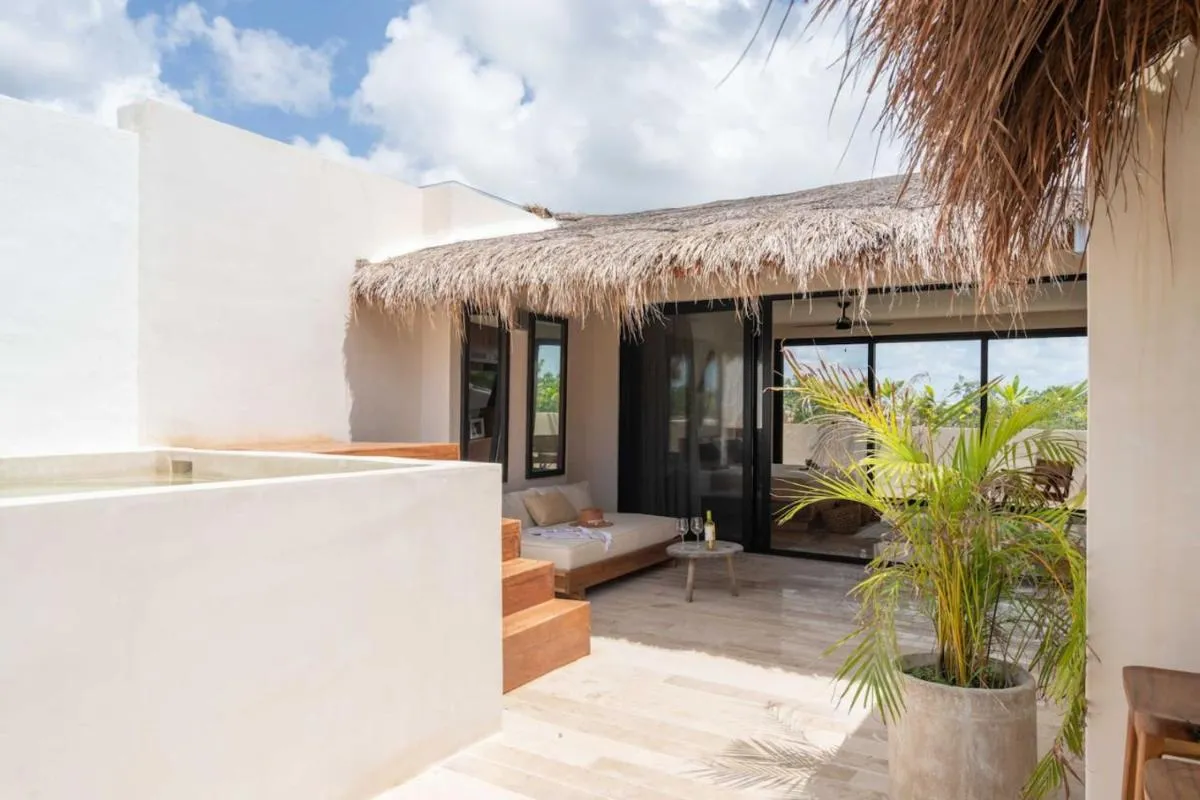 Image 6 of Itza Maya Beach Club Access