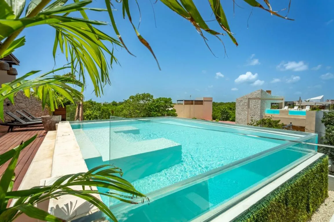 Image of Jungle Sky Jacuzzi Condo Beach Club Access