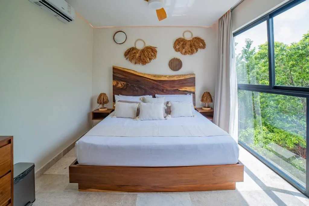 Image 6 of Jungle View Cozy 1BR W rooftop pool