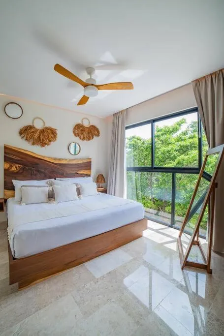 Image 3 of Jungle View Cozy 1BR W rooftop pool