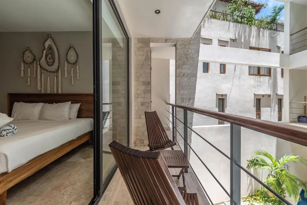 Image 1 of King Suite with Rooftop Pool, Sauna, Gym, Parking