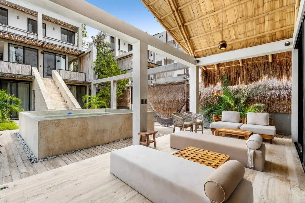 Image of LUX Toh Villa, Rooftop Pool, Wifi, Transport