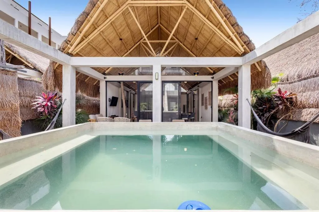 Image 4 of LUX Toh Villa, Rooftop Pool, Wifi, Transport