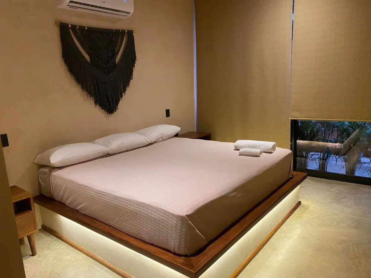 Image 1 of La Veleta luxury condos