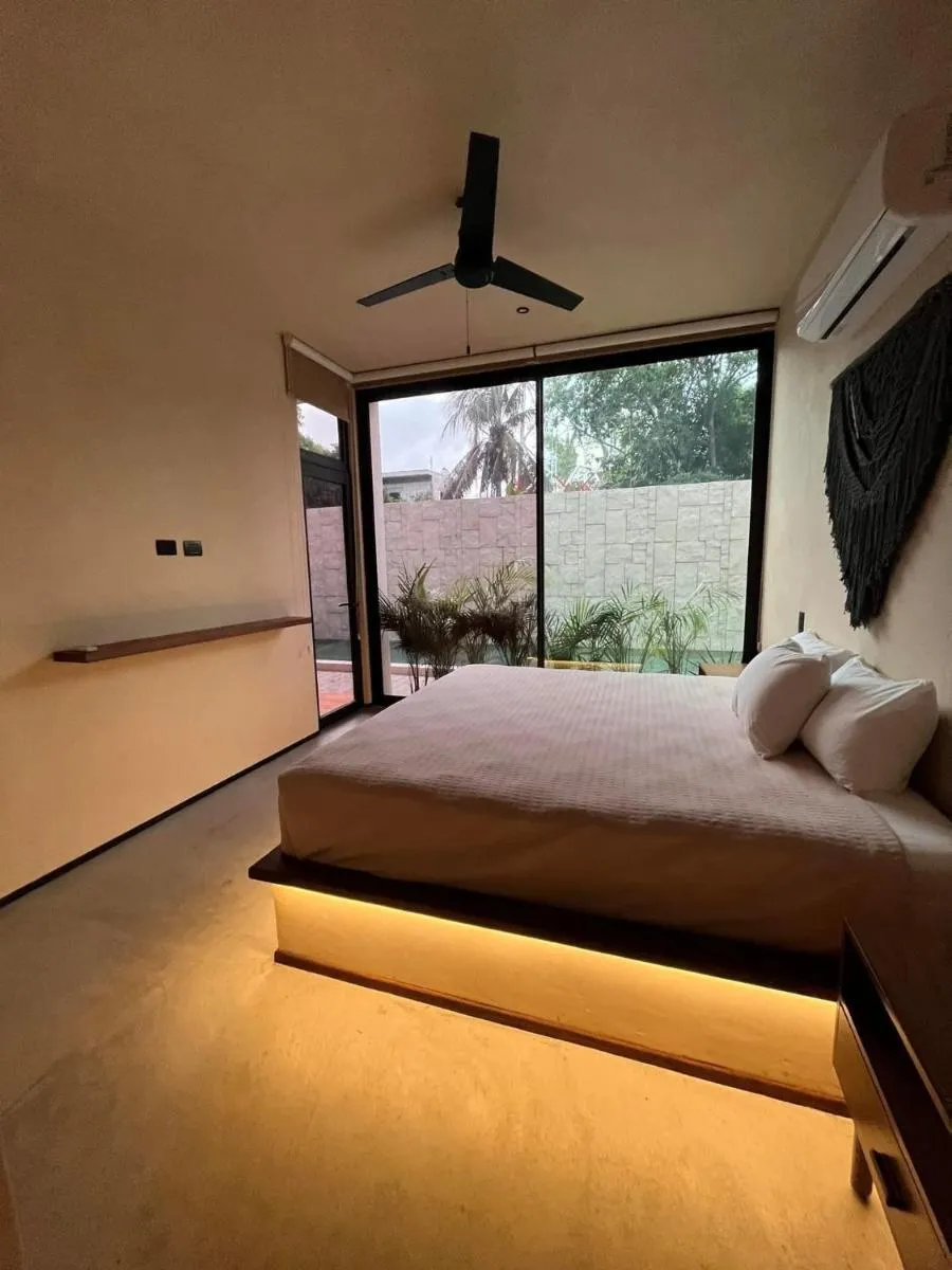 Image 3 of La Veleta luxury condos