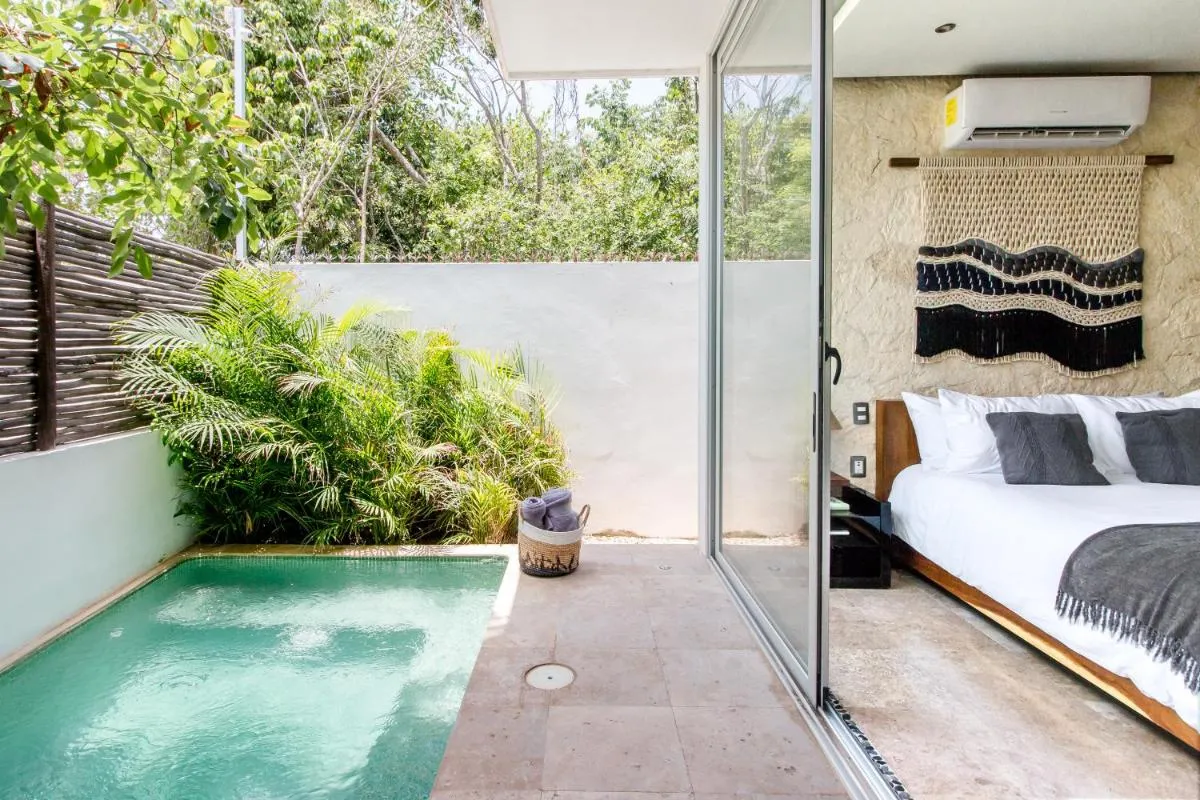 Image 1 of Laid Back in Tropical Vibe Apt Private Pool