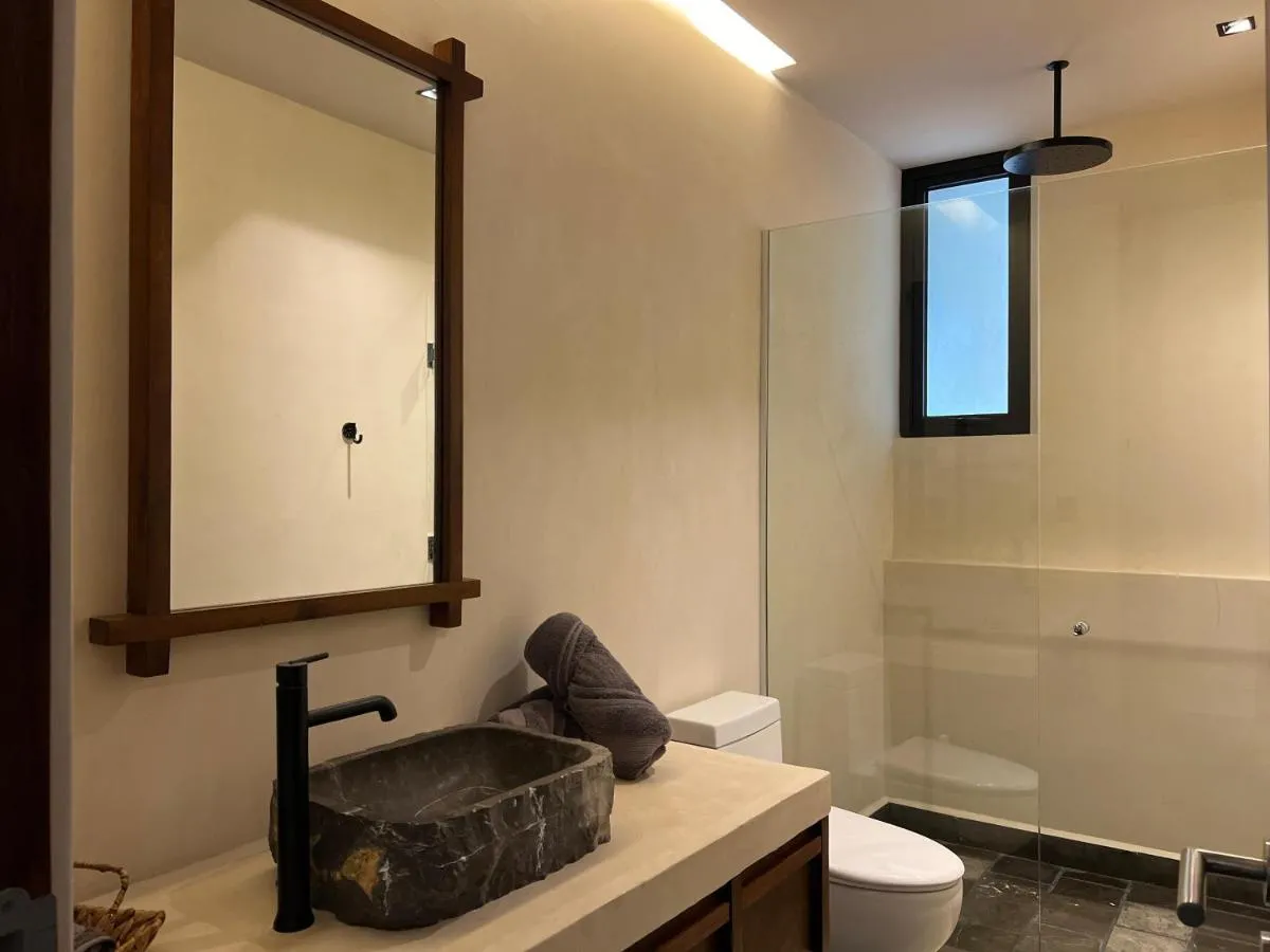 Image 2 of Lovely 2Bedroom apartment serviced + pool & garden