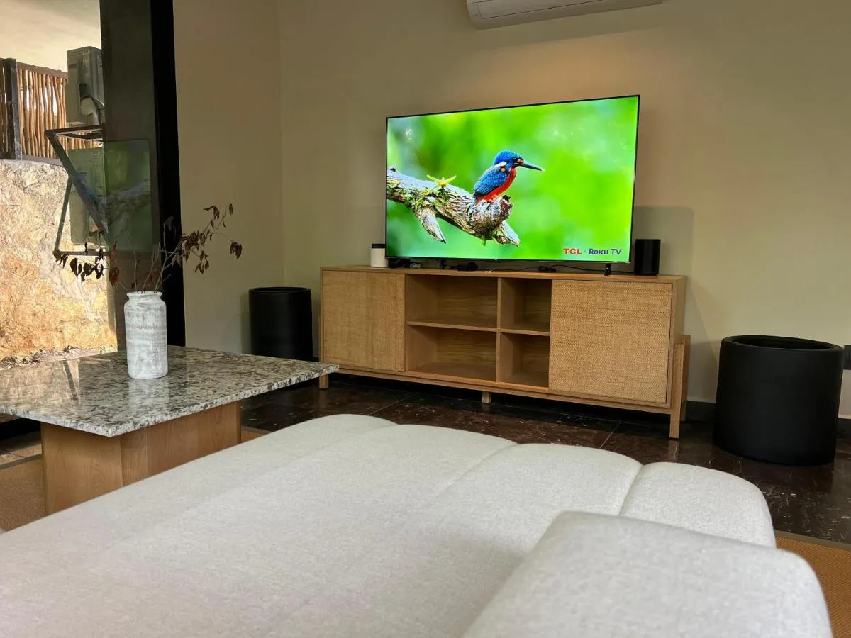 Image 5 of Lovely 2Bedroom apartment serviced + pool & garden