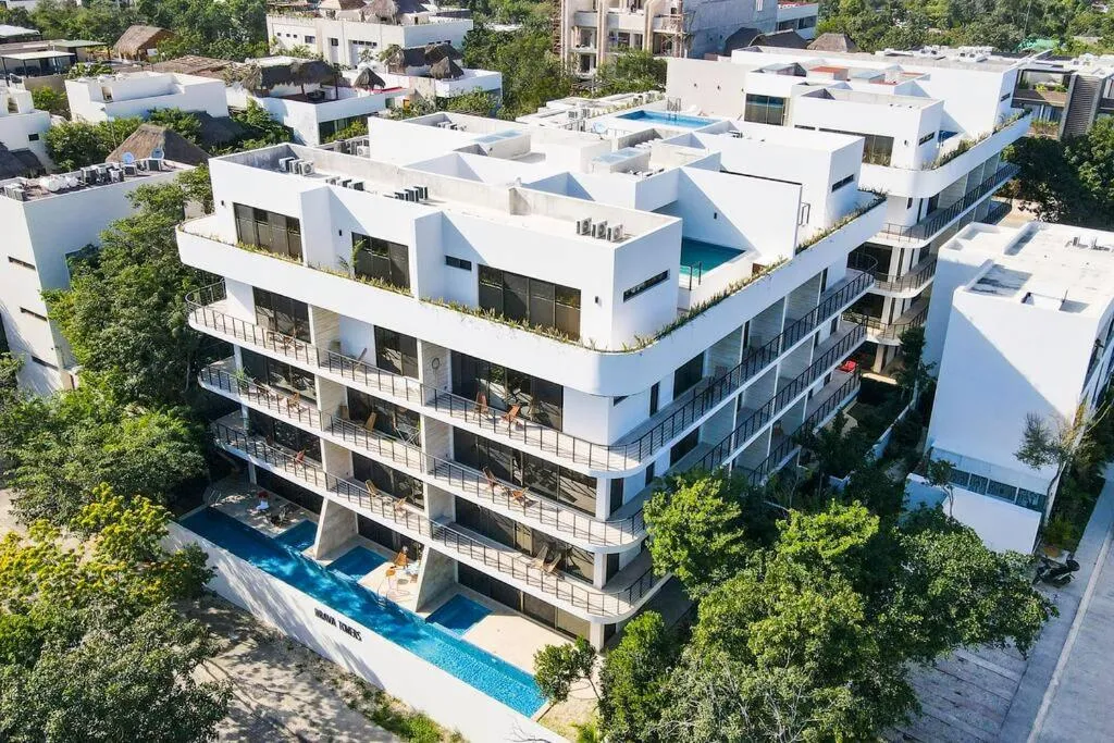 Image 5 of Luxe Penthouse with Rooftop Pool and Grill