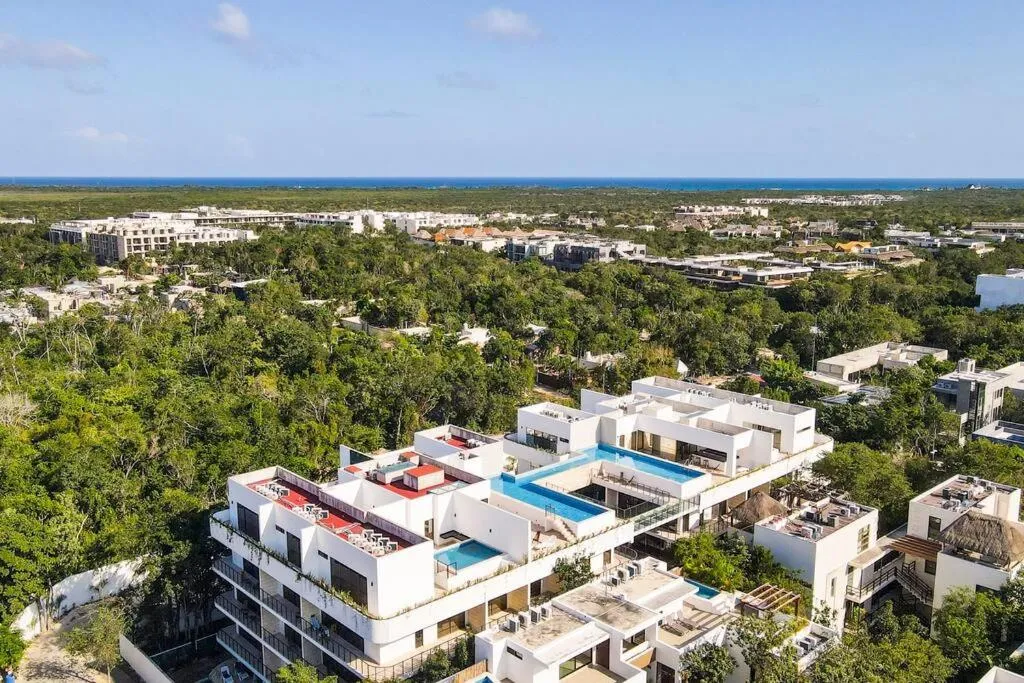Image 2 of Luxe Penthouse with Rooftop Pool and Grill