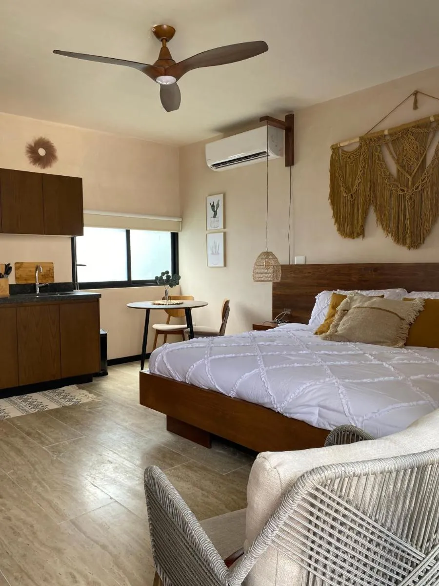 Image 4 of Luxurious Jungle Studio