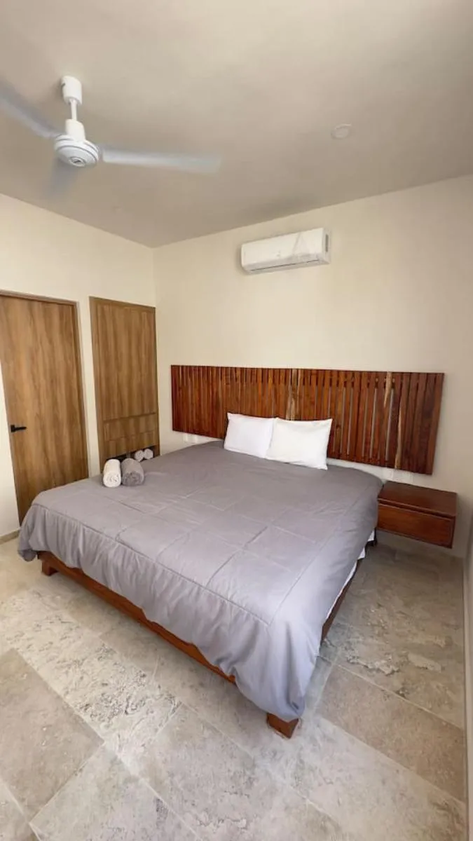 Image 4 of Luxury 2 story Penthouse La Veleta 3Br Hydro Tub