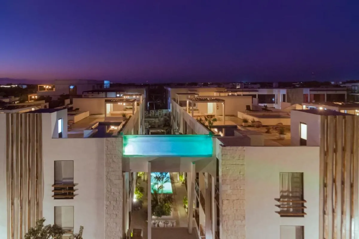 Image 2 of Luxury 2 story Penthouse La Veleta 3Br jacuzzi