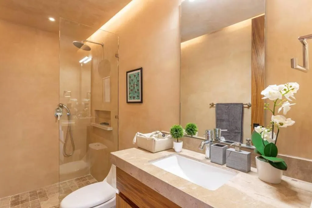 Image 2 of Luxury Beachfront Penthouse With Private Pool