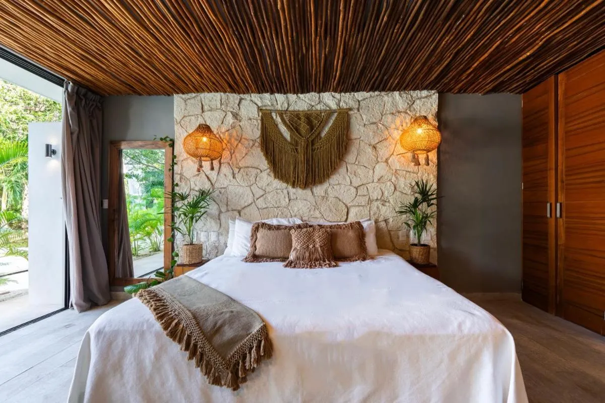 Image 2 of Luz de Luna Tulum in Central Park I