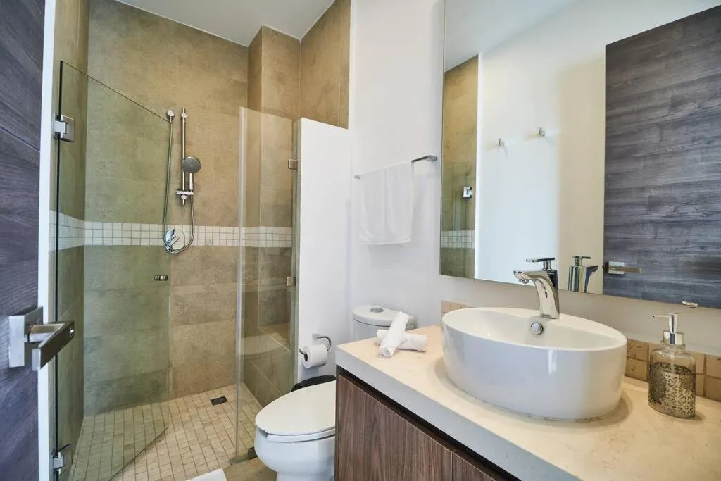 Image 2 of Macbeth – Rooftop with Jacuzzi & Beach Club Access