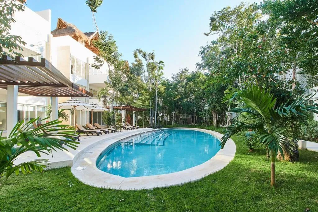 Image 3 of Macbeth – Rooftop with Jacuzzi & Beach Club Access