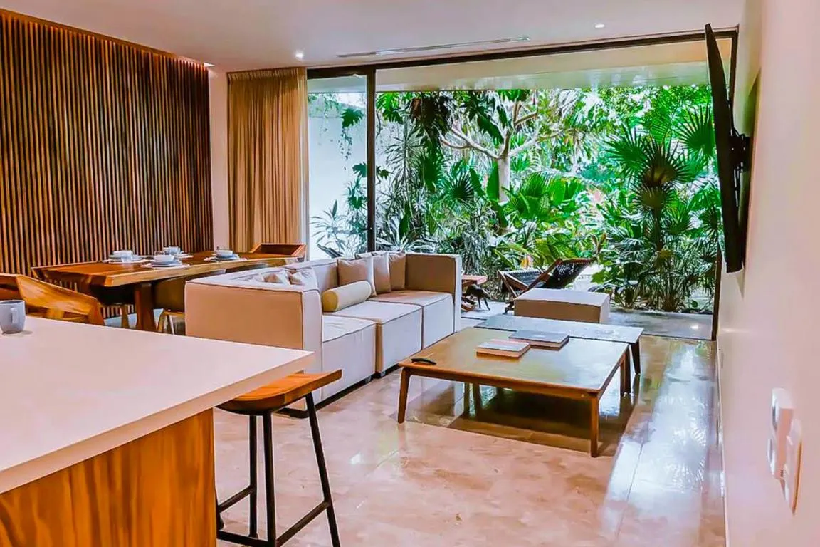 Image of Mistiq E104