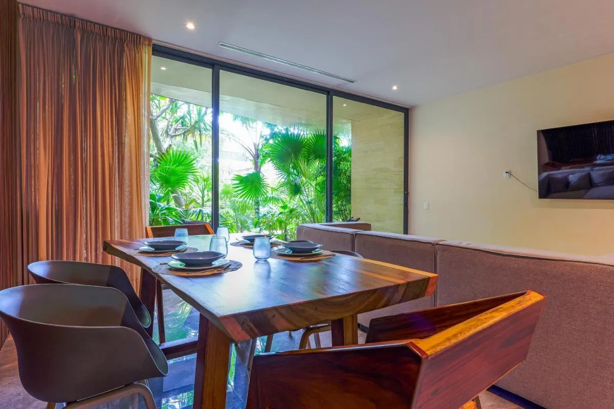 Image 4 of Mistiq E104