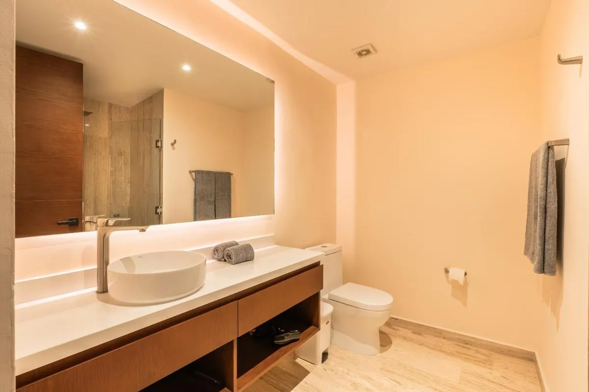 Image 2 of Mistiq Temple