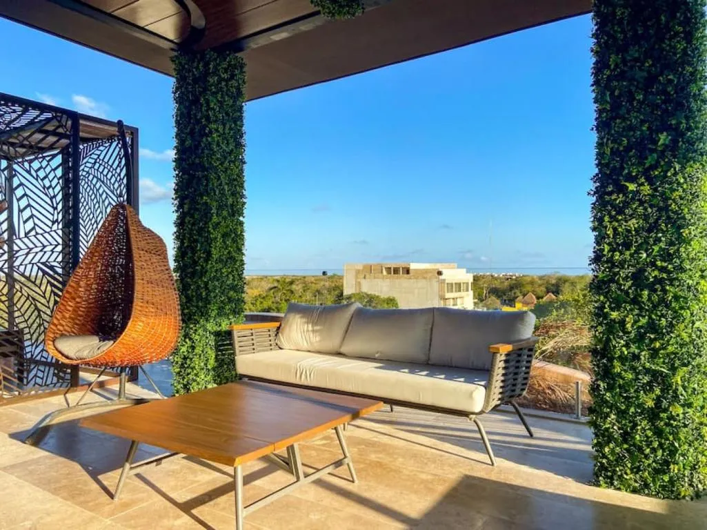 Image of Modern Studio Downtown with Rooftop, Pool, Gym and Parking